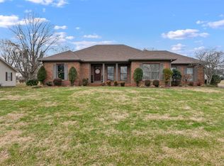 327 Autumn Ridge Rd, Glasgow, KY 42141