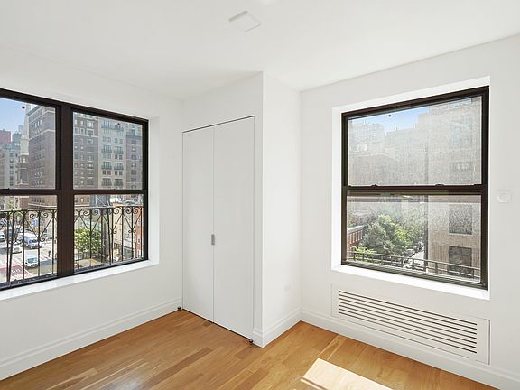 5th image of 1104 Lexington Ave #2D1