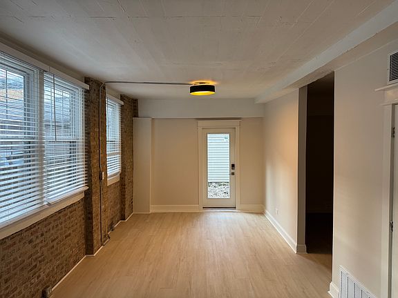 3rd image of 322 W Evergreen Ave #C