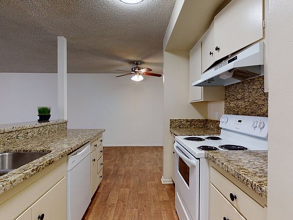 4th image of 11946 Montana Ave APT 203