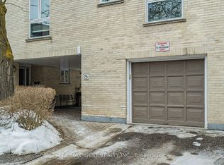 25 Proudbank Millway, Toronto, ON M2L 1P3
