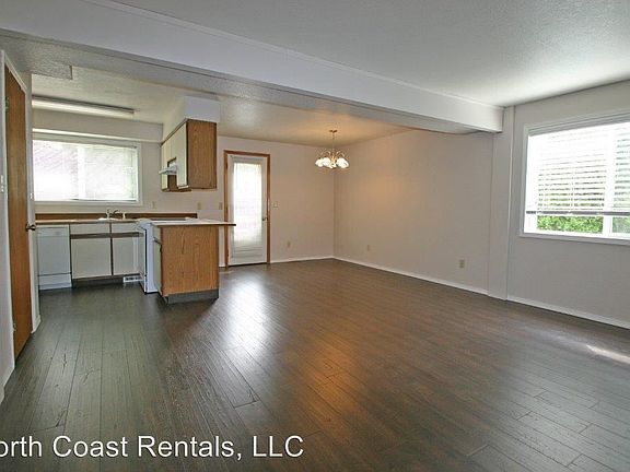 2nd image of 1573 Whispering Pines Dr APT D