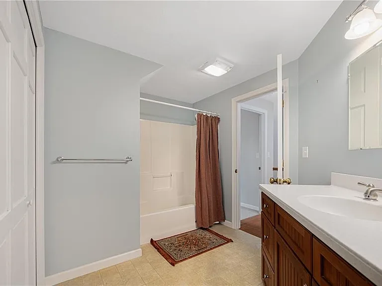 318 Sutton St — Photo 16