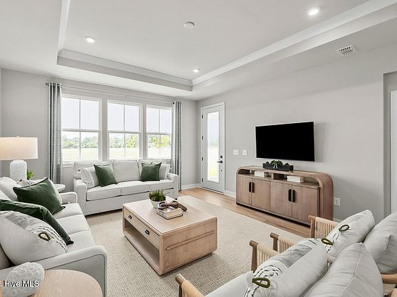 4th image of 507 Virkus Drive NE