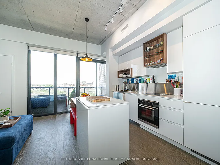 383 Sorauren Ave #807 — Photo 7