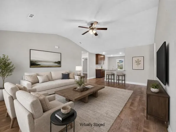 130 Worley St, Huntsville, AR 72740