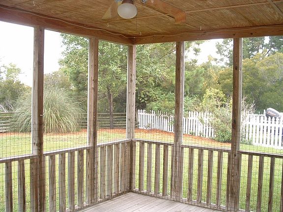 Huge screen porch for entertaining.