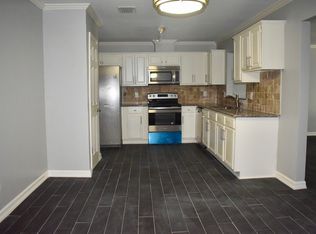 10103 Kent Towne Ln, Sugar Land, TX 77498