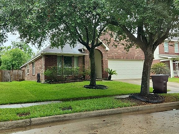 3rd image of 10923 Mossy Hollow Ln