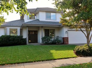 2038 Lakeview Dr, Eugene, OR