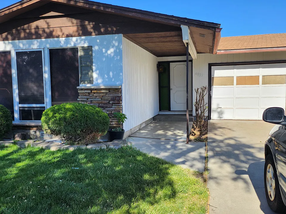 4852 N Sunderland Dr #4852
