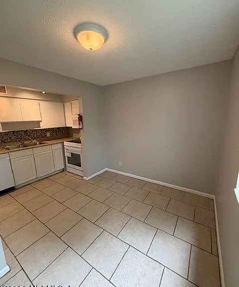 3044 Walton St #4 — Photo 3