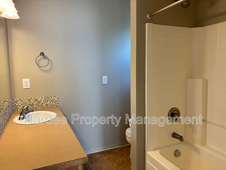 4419 Freemont St — Photo 12
