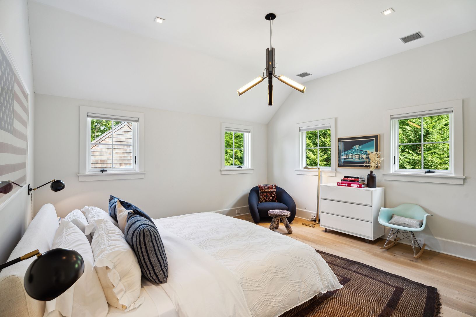  Another King Guest room