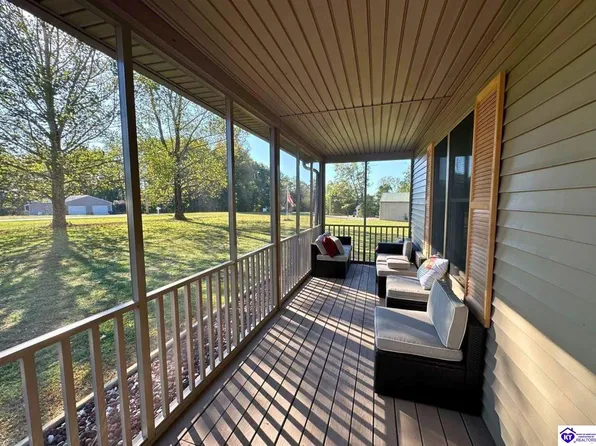 807 Stray Winds Rd, Campbellsville, KY 42718