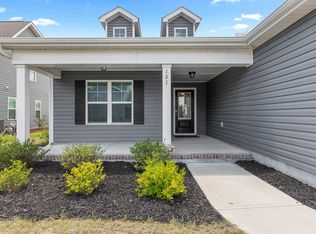 121 Emerson Ln, Sneads Ferry, NC 28460
