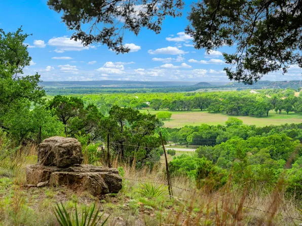 7625 N State Highway 16, Fredericksburg, TX 78624