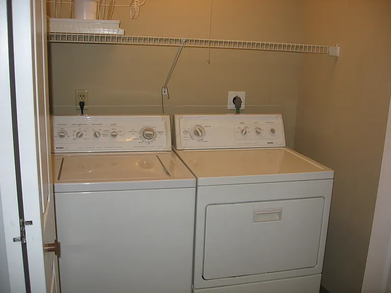 443 Vera Cir #F — Photo 12