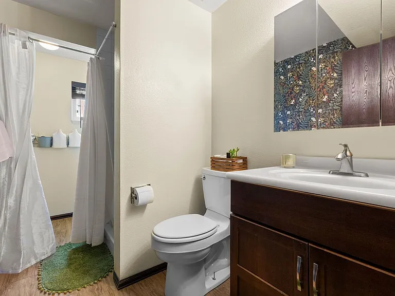 4303 Eastcrest Cir W — Photo 18