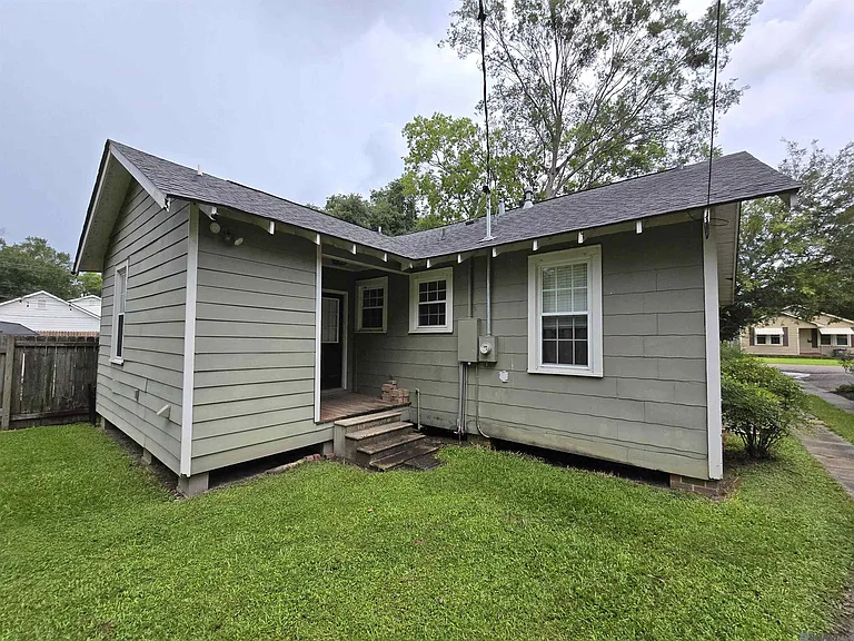 732 Steele Blvd — Photo 15