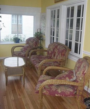 2nd image of 4914 N Broadway St