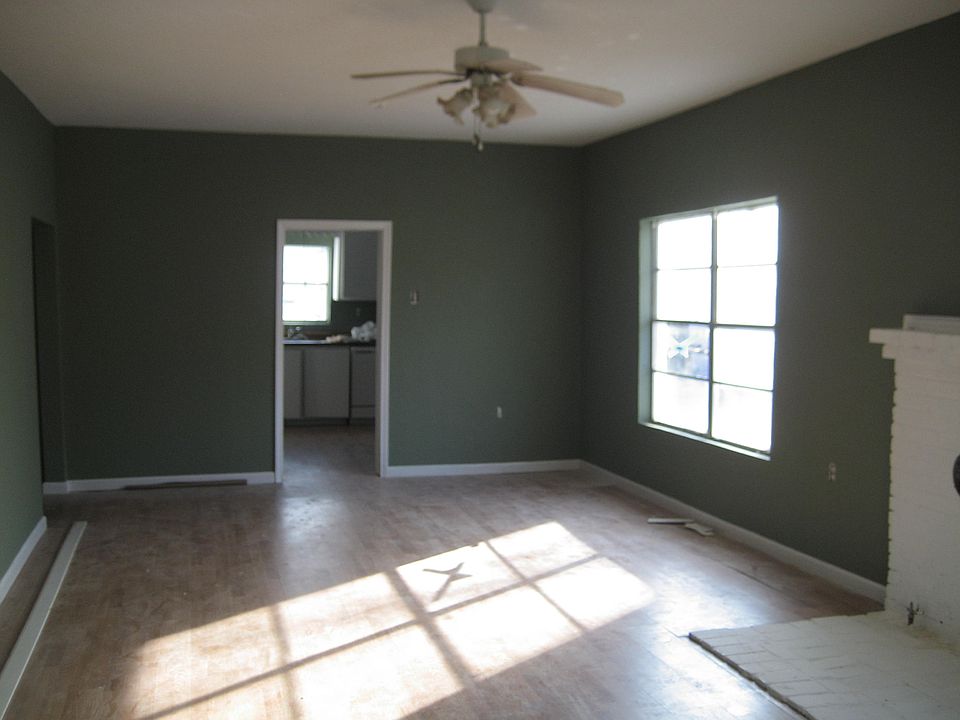 2nd image of 416 W 8th St