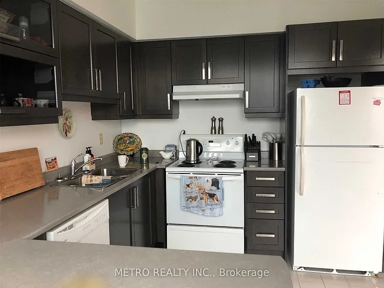 10 Yonge St #3412 — Photo 6