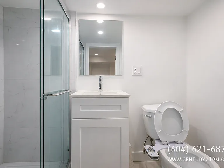 2329 Mouldstade Rd #LOWER — Photo 8