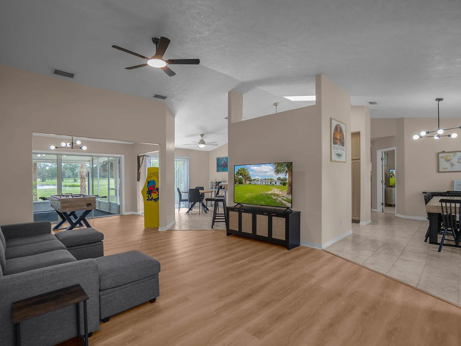 3 bed, 1728 sqft, $3,200 — Photo 3