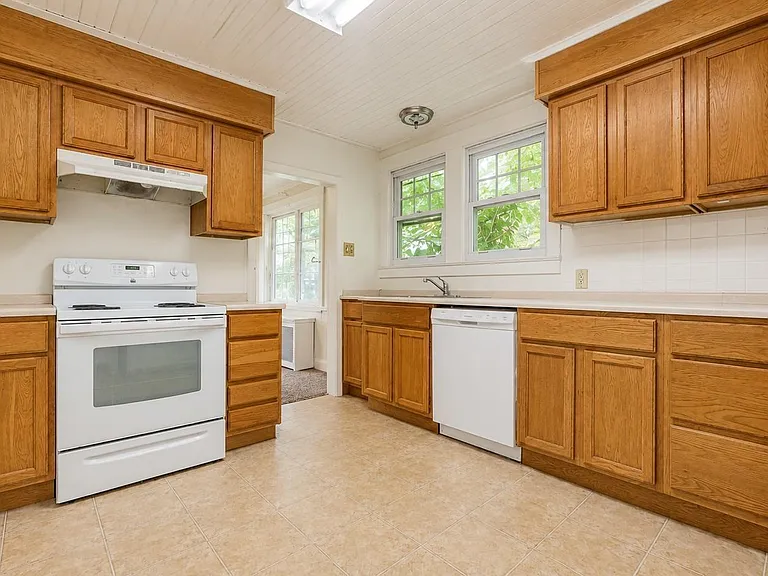 316 Pitney Rd — Photo 23