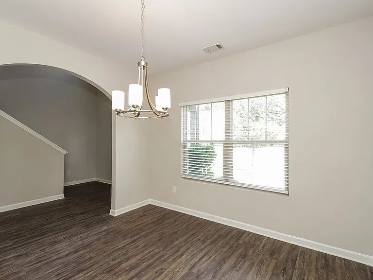 357 Daffodil Dr — Photo 6