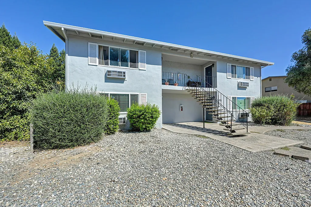 2 bed, 940 sqft, $2,095 — Photo 3