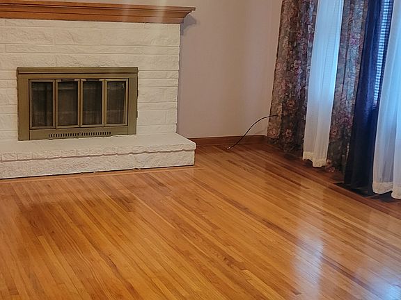 4th image of 2202 Livingston St