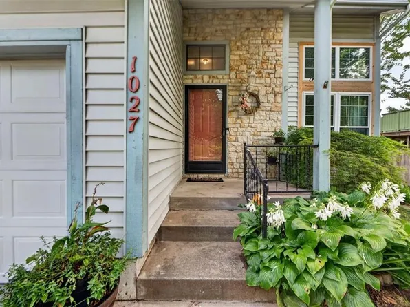 1027 NE Mulberry St, Lees Summit, MO 64086