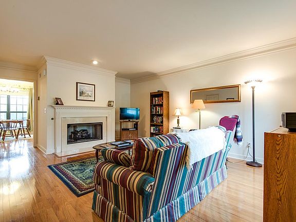 3rd image of 1626 Brentwood Pointe