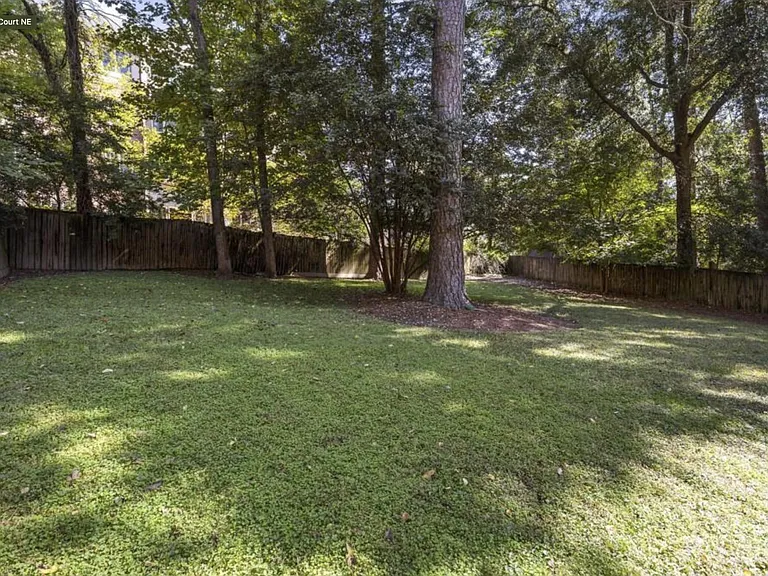 242 Kinsey Ct NE #A — Photo 11