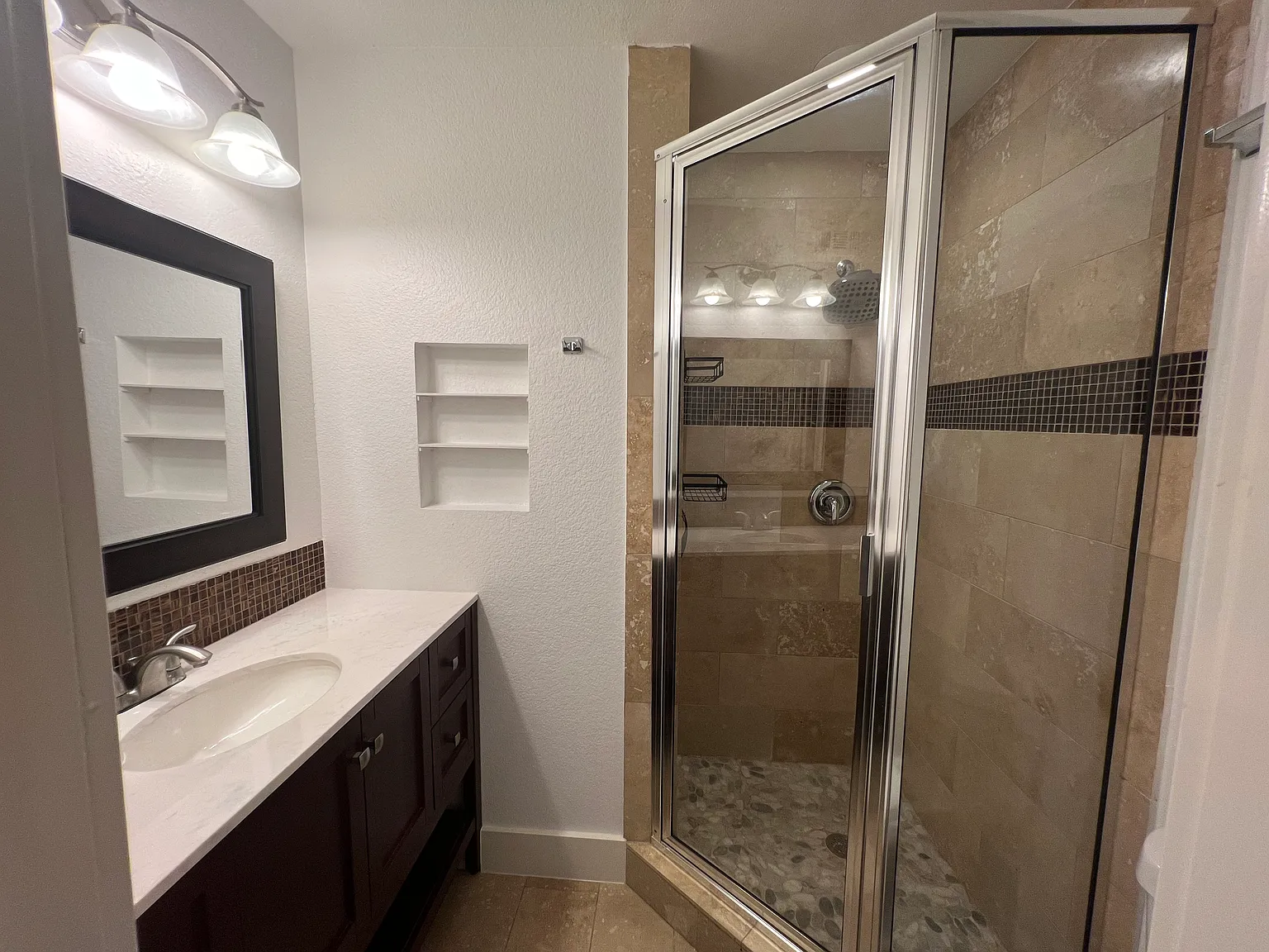 2 bed, 900 sqft, $1,650 — Photo 2