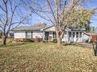 1105 Nina Dr, Warrenton, MO 63383