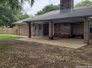 2106 Yosemite St, Pleasanton, TX 78064