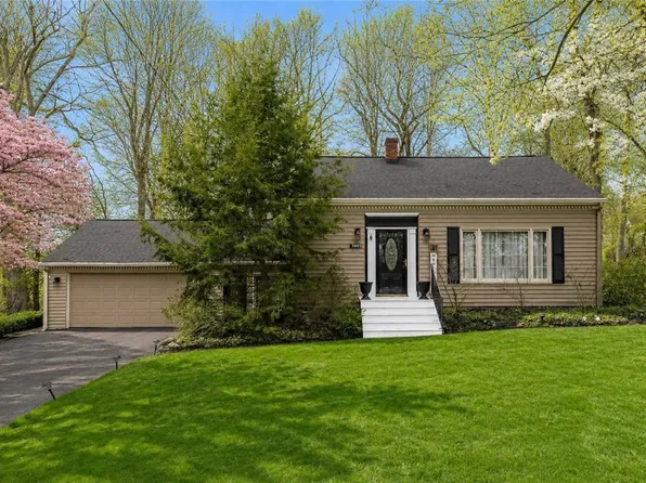 205 Woodland Dr, New Castle, PA 16105