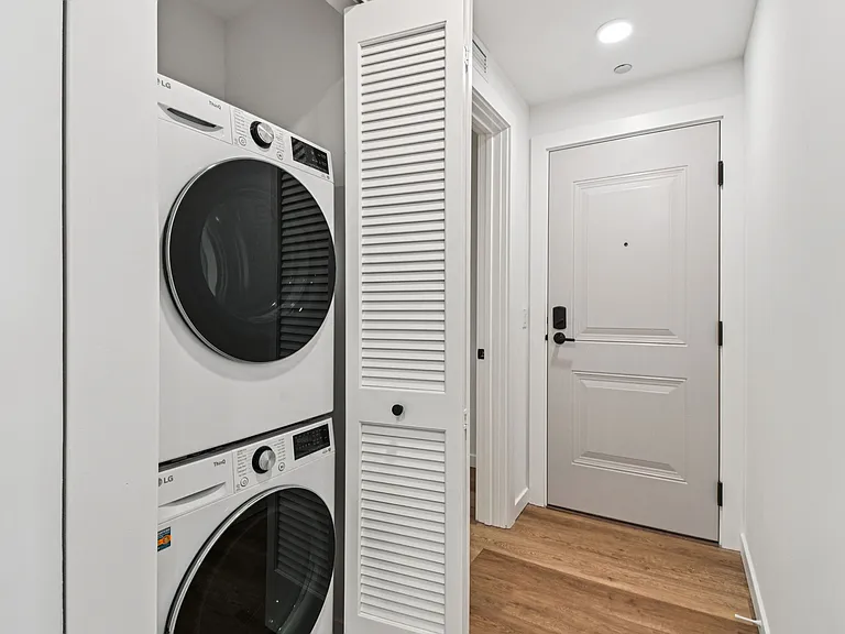 The Nest at Lincoln Park West — Photo 92
