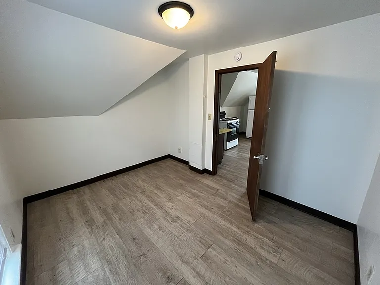 1009-1011 Superior Ave #1011 — Photo 12