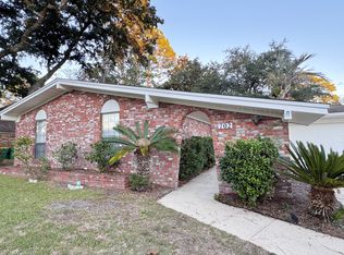 702 Tarpon Ln, Niceville, FL 32578