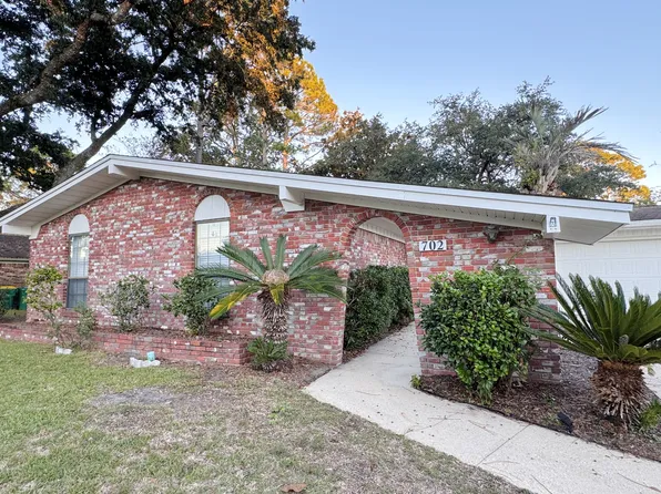 702 Tarpon Ln, Niceville, FL 32578
