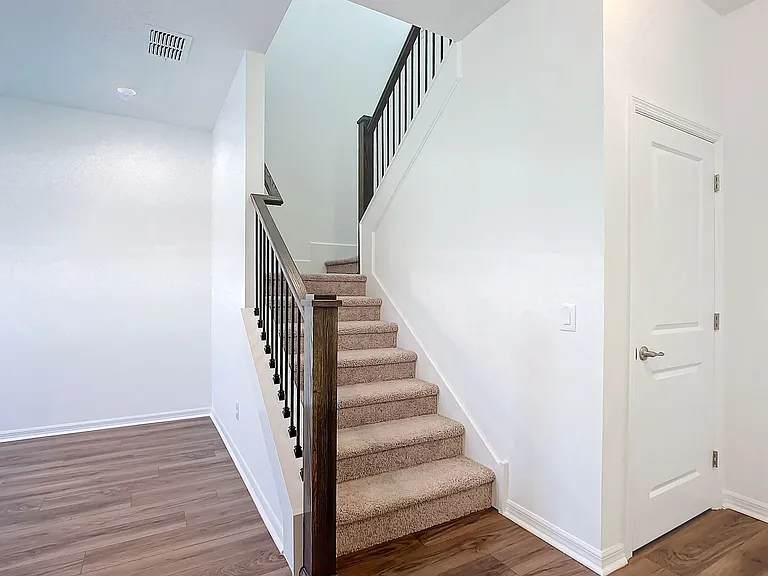 1469 Arbor Hill Dr — Photo 4