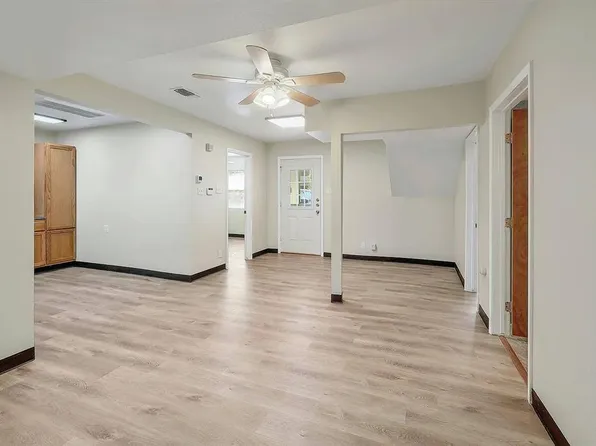 102 E 52nd St #B, Austin, TX 78751