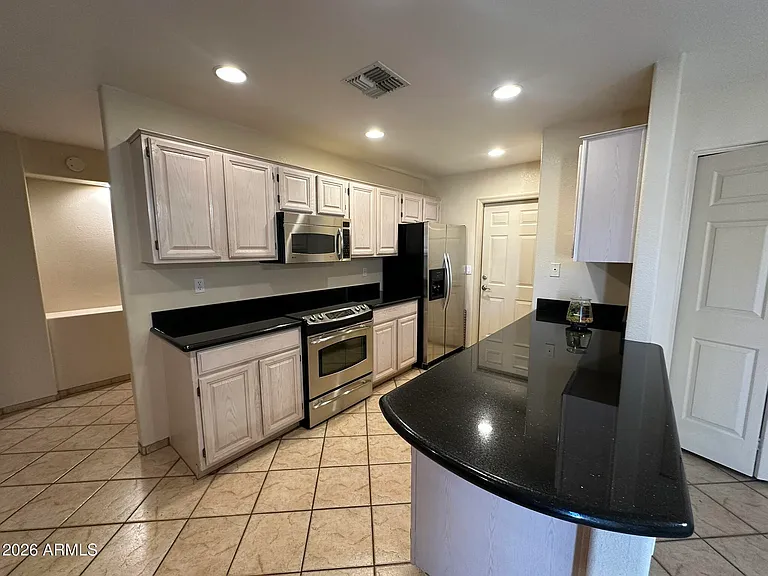 14462 N Sherwood Dr #B — Photo 2