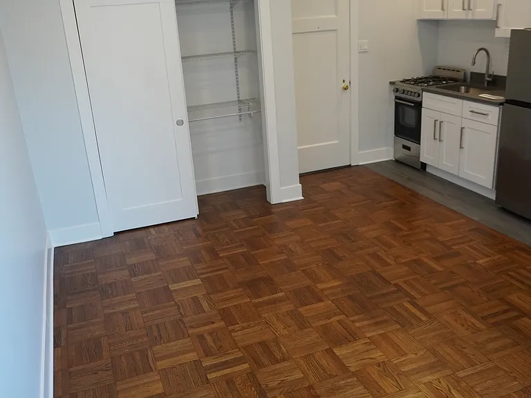 422-24 W Melrose St #422-1305 — Photo 2