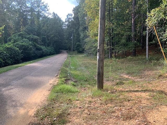 2nd image of 616 23rd St SW
