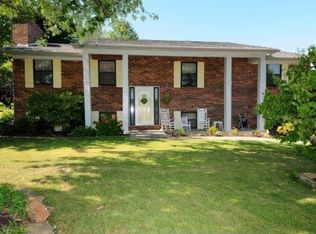 905 Brown School Rd, Maryville, TN 37804